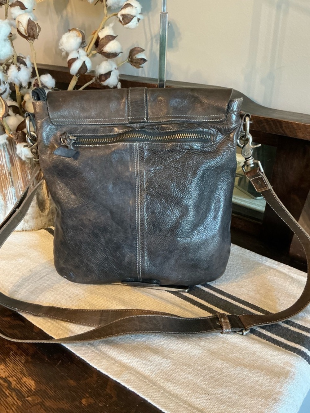 Bed Stu Jack Leather Crossbody Bag Black Rustic Retail $245 - Picture 4 of 15